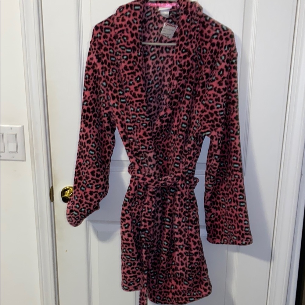 NWT!! Capelli of New York Pink Leopard Print Robe Size Large